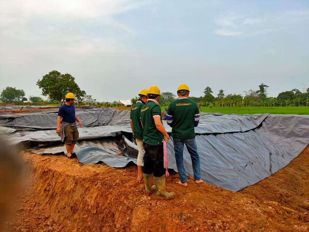 instalasi geomembrane 1