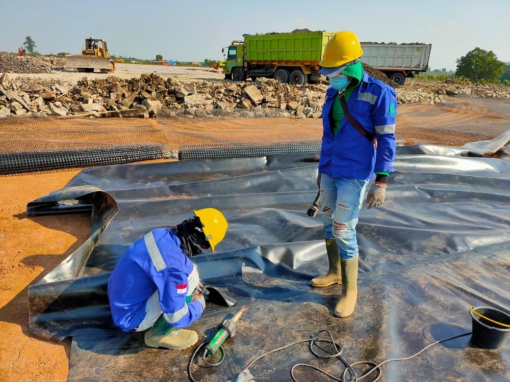 pemasangan geomembrane